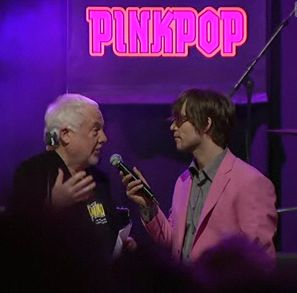 pinkpop09_pressekonferenz bildquelle: fabchannel.com / pinkpop.nl Jan Smeets im Talk mit dem Moderator der Show